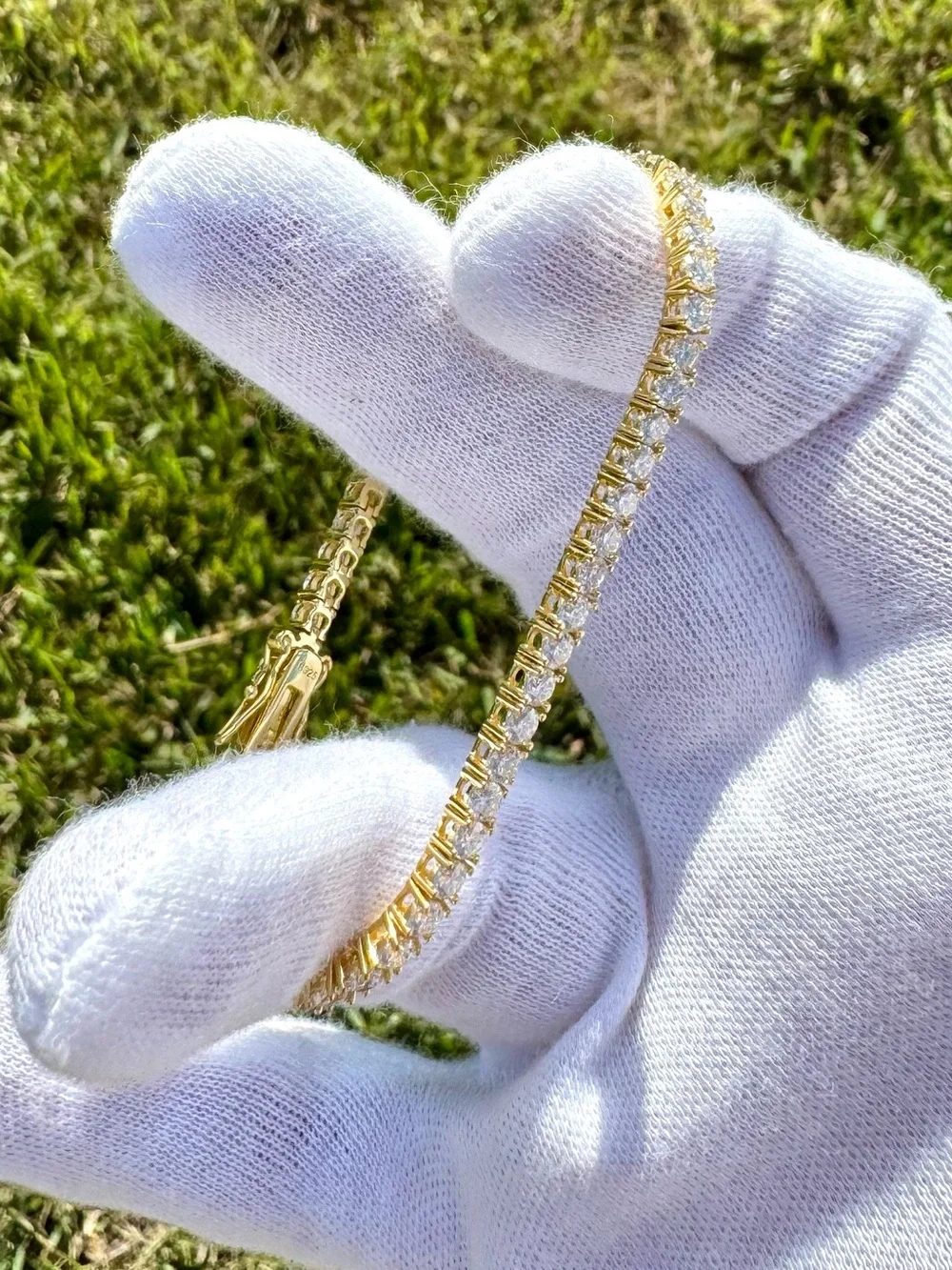 18K Gold Plated, 5.6CTW Moissanite Tennis Bracelet - Picture 4 of 11